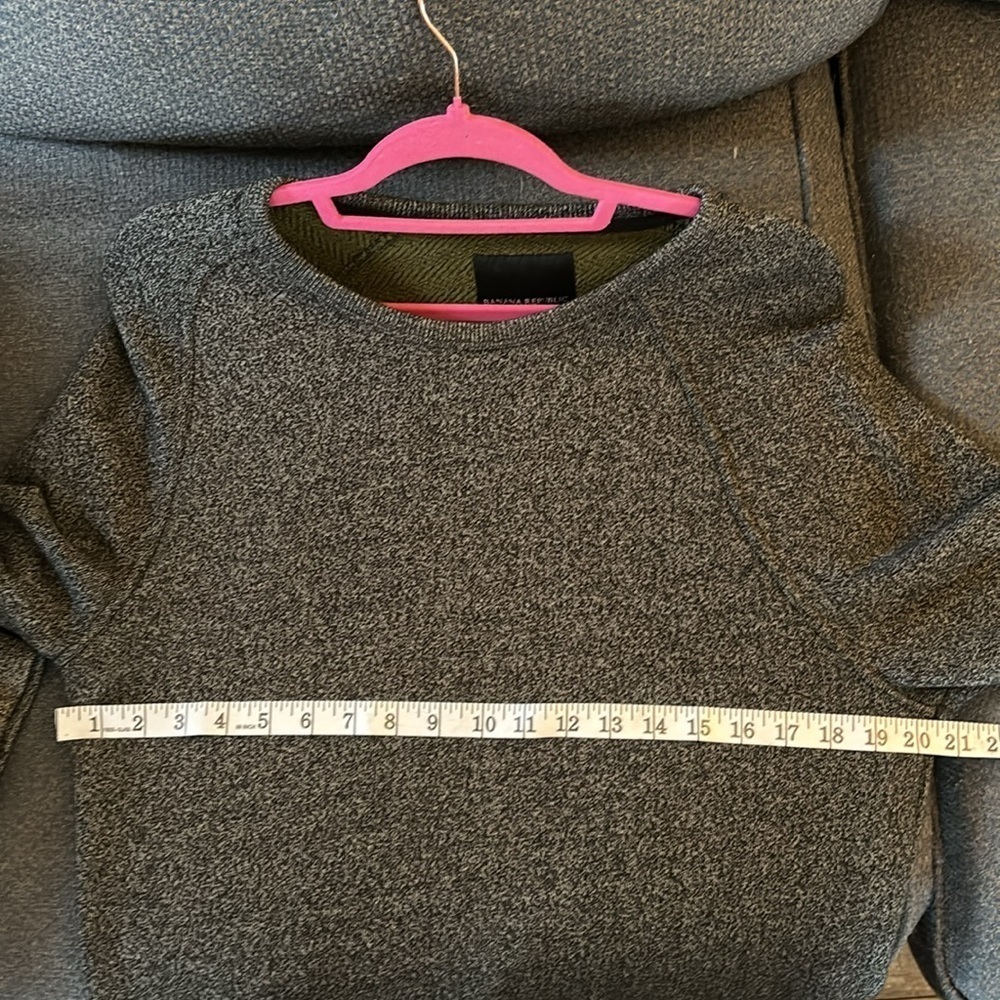 Banana Republic, dark gray/black W/ Terry Green inside men’s sweater size M - Picture 8 of 8